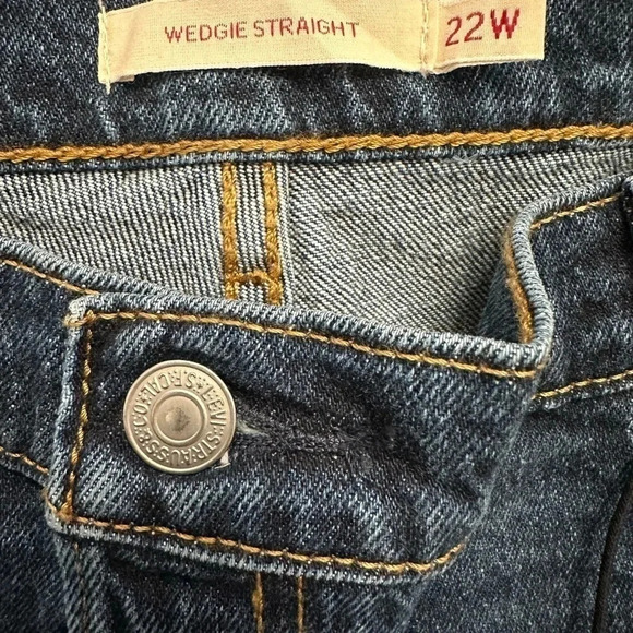 Levi's Women's High Rise Jeans - Dark Blue - Picture 7 of 8